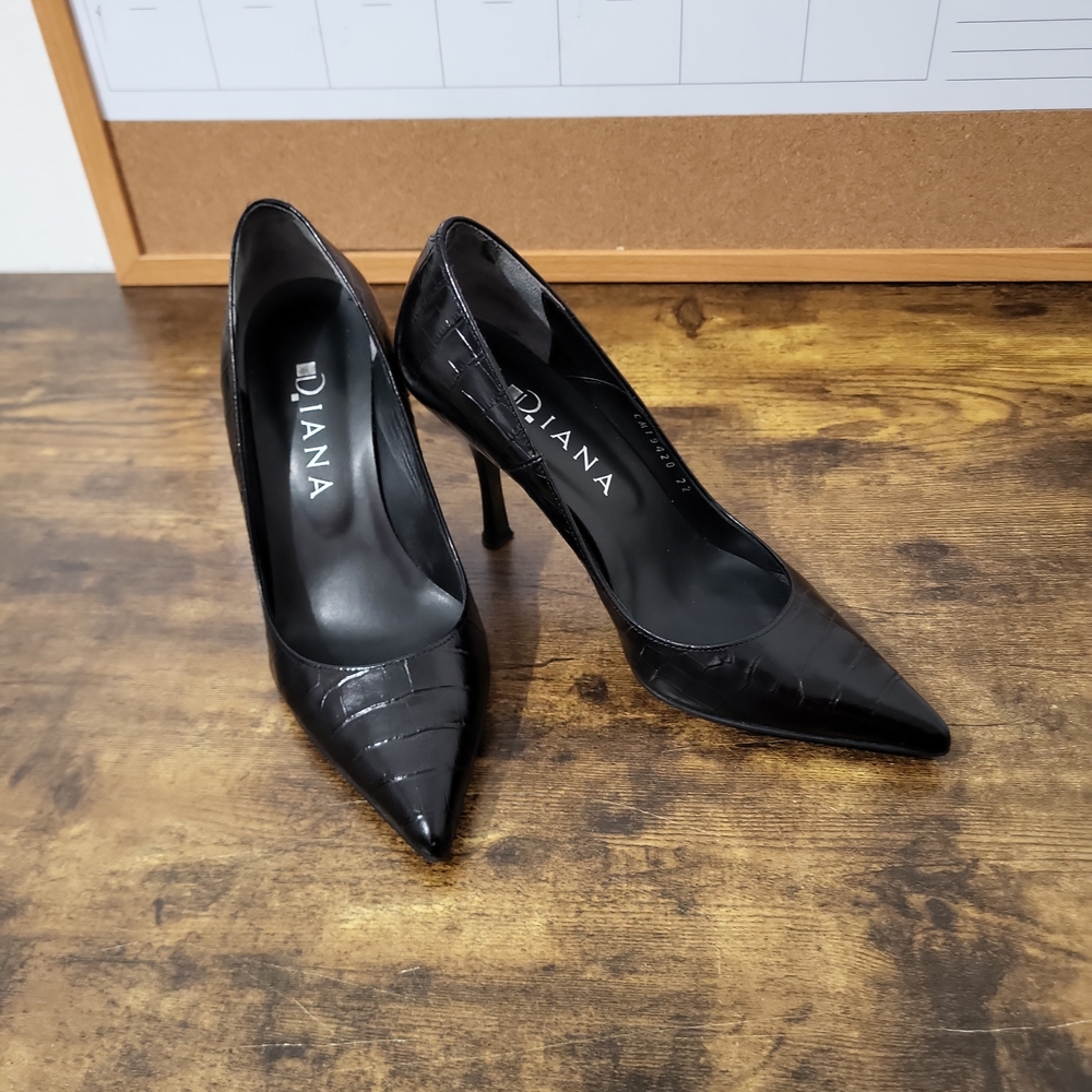 Diana Made in Japan Black Croc Embossed Leather Pointed Toe Stiletto Heels 22